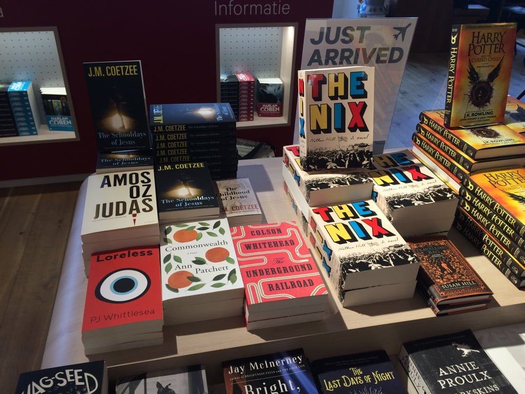 Loreless waiting for a review in Scheltema bookstore, Amsterdam